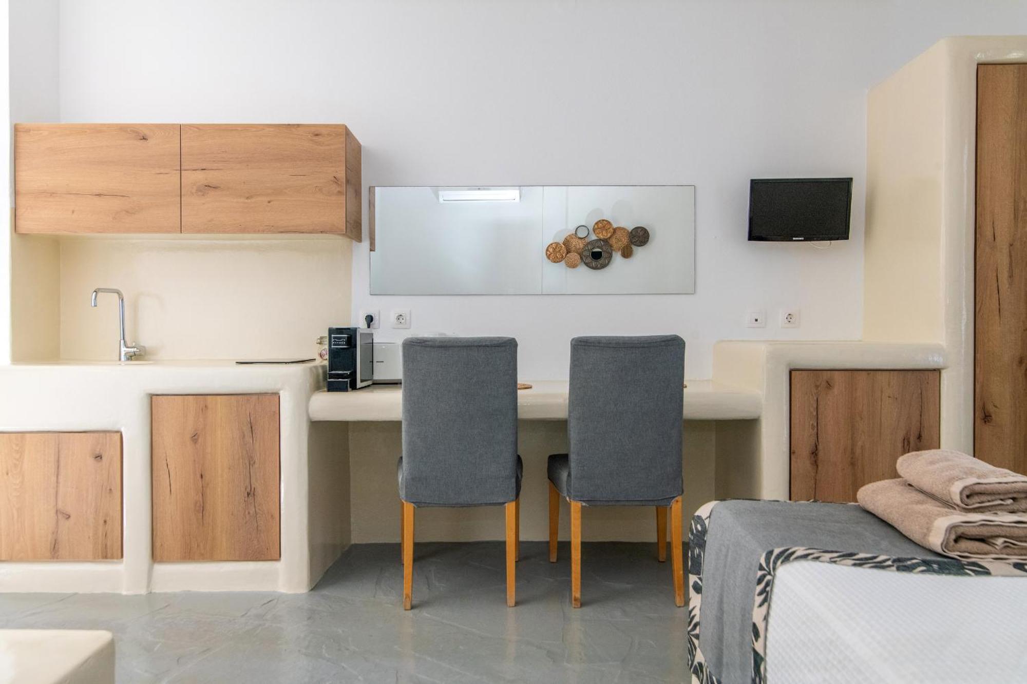Big Blue Suites & Apartments Kionia Luaran gambar